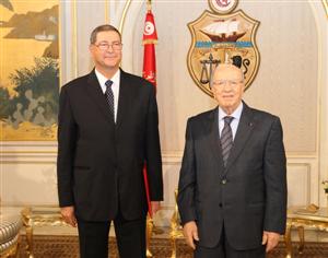 De gauche à droite : Habib Essid et Béji Caïd Essebsi. 