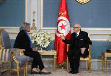 Béji Caïd Essebsi s'entretient avec Besma Khalfaoui. 