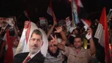 Les frères musulmans réclament le retour de Morsi. 
