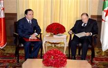 Khemaïs Jhinaoui transmettra un message écrit du président tunisien à son homologue algérien. 