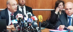 Hakim Ben Hammouda, lors de la conférence de presse de ce  matin. 