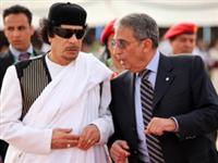 Mouammar Kadhafi et Amr Moussa. 