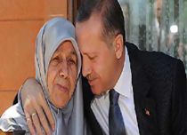 Erdogan perd sa mère, décédée dans un hôpital d'Istanbul. 
