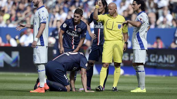 Ibrahimovic à terre suite à sa blessure face au SC Bastia
