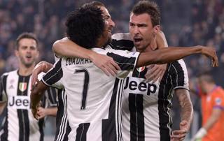 Les joueurs de la Juventus de Turin fêtent leur victoire contre la Sampdoria