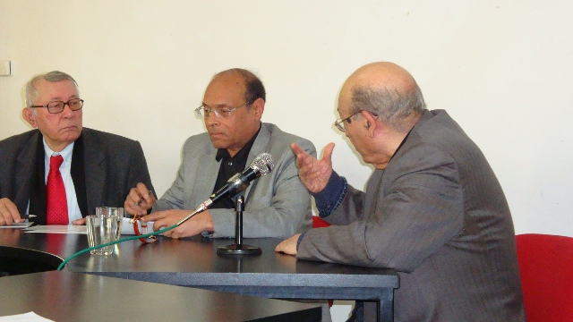 Moncef Marzouki entouré par Abdejalil Temimi et Béchir Ben Slema.